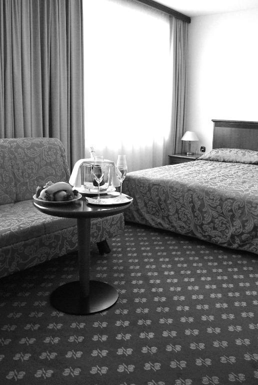 Hotel Zvezda Murska Sobota Exteriör bild
